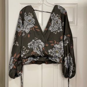 Belle Sleeve Crop Blouse